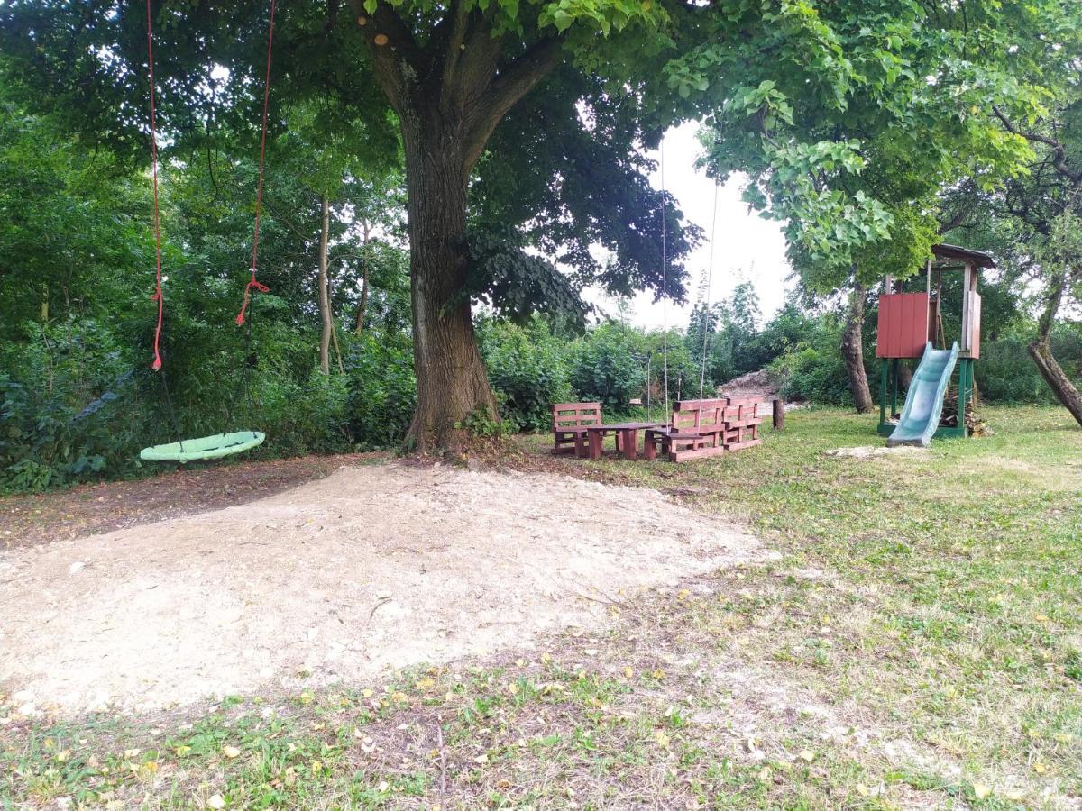 Apartament W Domu Na Wsi Tomaszów Lubelski Eksteriør bilde
